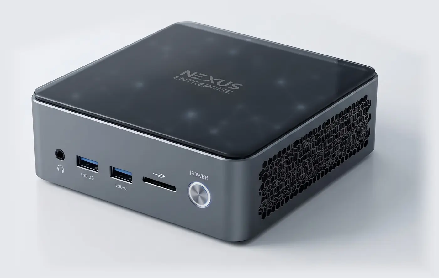 Le serveur Nexus Entreprise vu de trois quarts : boîtier gris graphite et capot en verre fumé parcouru d’un réseau de points lumineux.